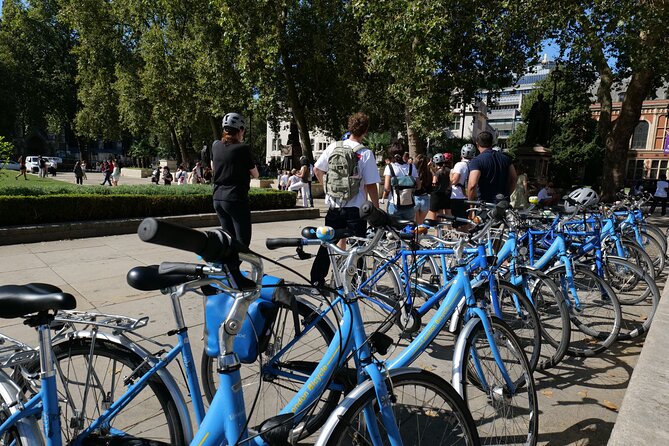 London Classic Landmarks Bike Tour with Local Guide - St. Paul’s, Cleopatra’s Needle, and the London Eye