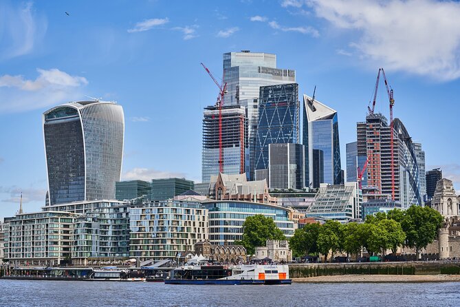 London Creative Photography Tour - Millennium Bridge, Tate Modern, and the route toward Tower Bridge