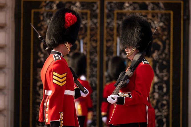 London Essential 2 hour introductory Walking Tour With a Londoner - Clarence House and St. James’s Palace