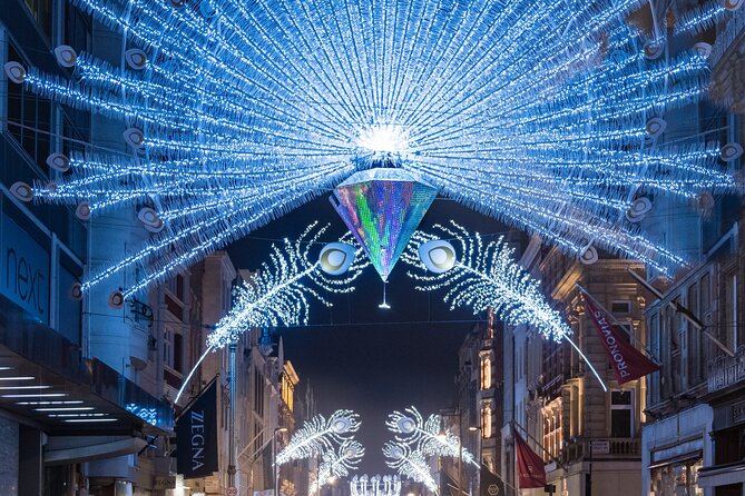 London Exclusive Christmas Lights Guided Tour by Black Cab - Who will get the most from this tour