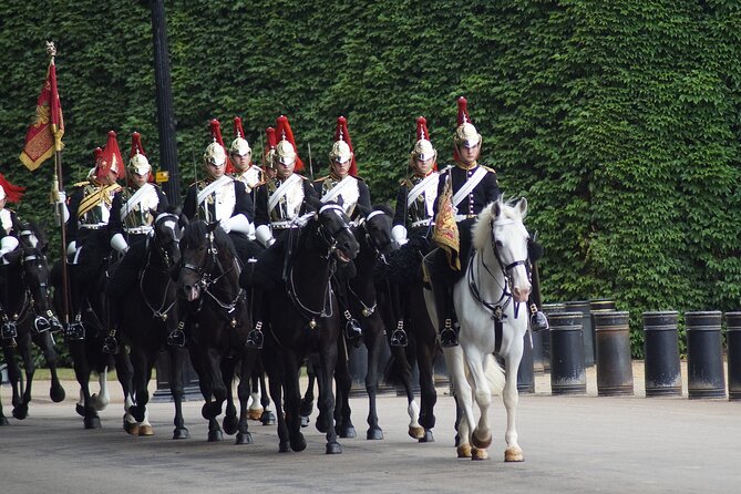 London: Full Day Private Tour Including Entry Passes - St. Paul’s Cathedral and its famous dome