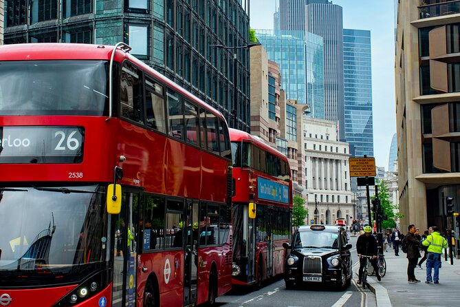 London Fully Tailored Private Tour: Half-Day with Local Guide - Buckingham Palace brings the monarchy into view