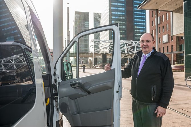 London Gatwick Airport Arrival Transfer (Airport to London Hotel) - Leaving Gatwick with a private car