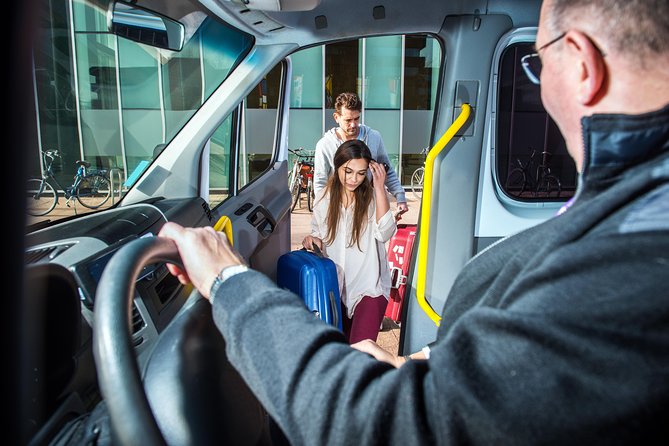 London Heathrow Airport Arrival Transfer (Airport to Southampton Hotel or Address) - Handling the Airport Pickup Problem