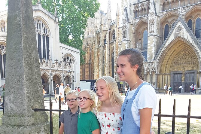 London Highlights Family-Friendly Walking Tour with Top Guide - Why this tour works well for families