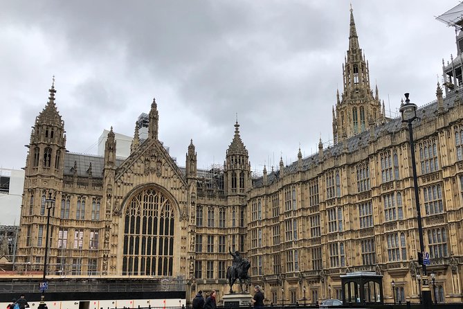 London Highlights Private Car with Driver Guide - Westminster: Buckingham Palace, Big Ben, and Parliament