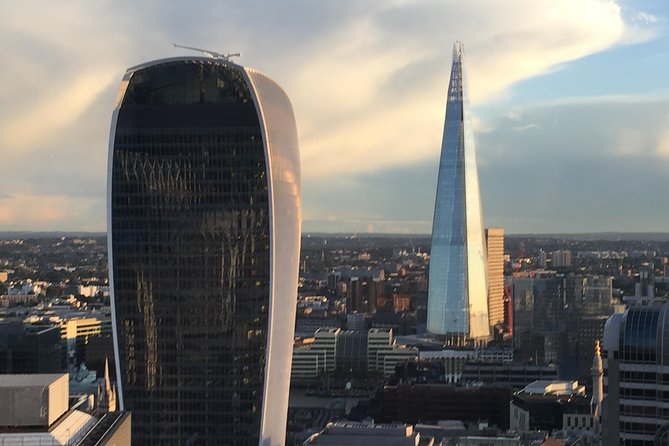 London Highlights Private Car with Driver Guide - Tower Bridge and the value of a photo stop