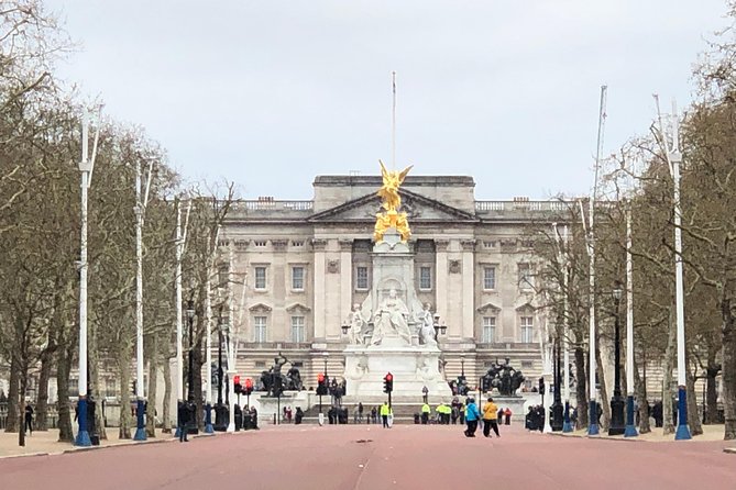 London Highlights Private Car with Driver Guide - A private vehicle instead of the Underground