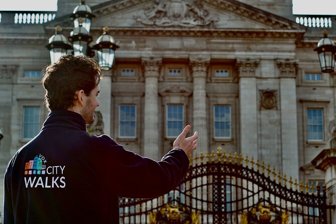 London: Landmarks Walking Tour - The Supreme Court and Westminster Abbey