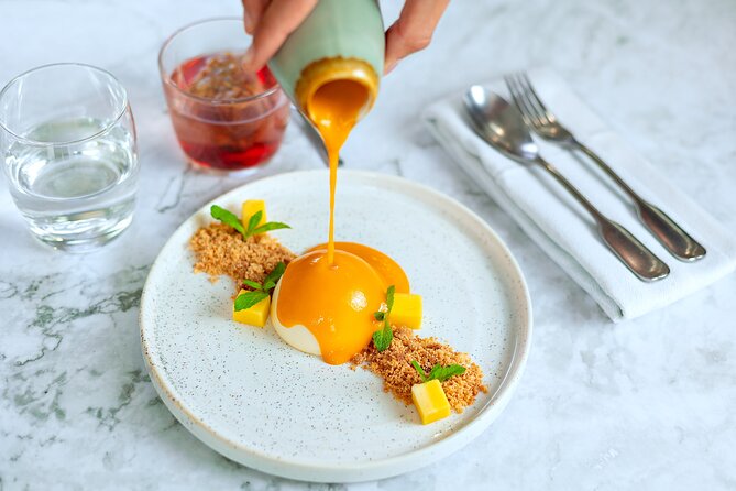 London Luxury Dinner Experience with Panoramic City Views - Commentary, music, and the view from your table
