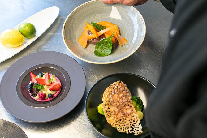 London Luxury Dinner Experience with Panoramic City Views - Who should book this dinner bus?