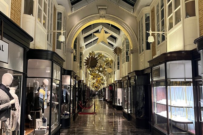 London Magical Christmas Walking Tour with Guide - Hyde Park Winter Wonderland, with admission left to you