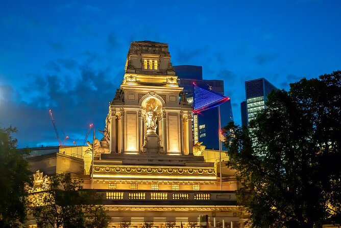 London Night Tour See the City Lights - Westminster Bridge and the Houses of Parliament