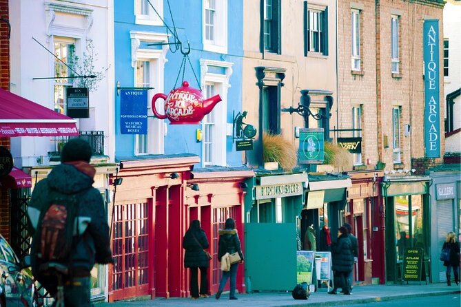 London: Notting Hill Self-Guided Walking Tour with an APP - Finding the Famous Blue Door