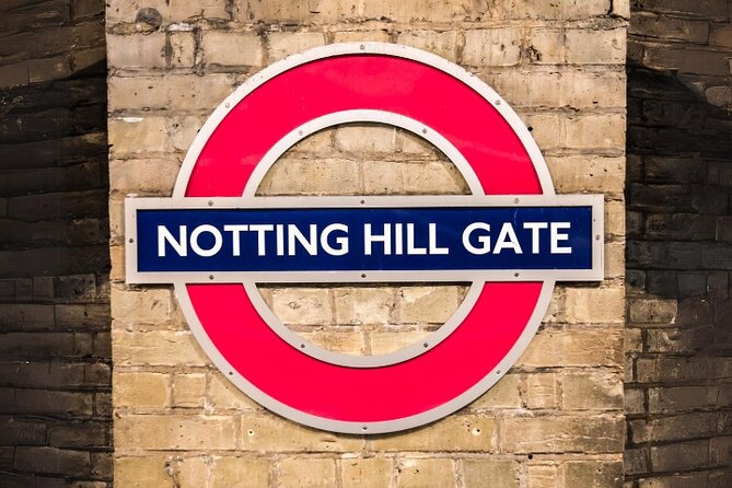 London: Notting Hill Self-Guided Walking Tour with an APP - Walking Along Pembridge Road