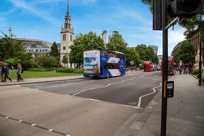 London Panoramic Open Top Bus Tour with Audio Guide - Buckingham Palace and the royal route