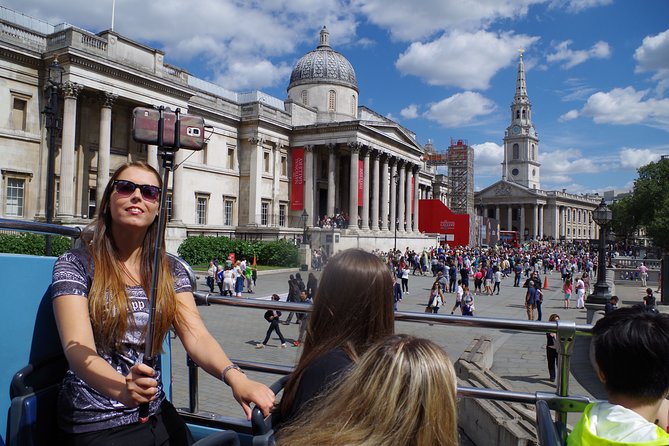 London Panoramic Open Top Bus Tour with Audio Guide - Audio commentary and live guides