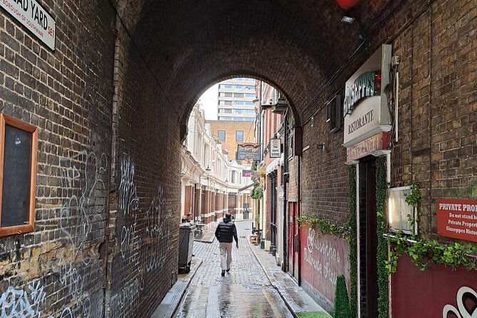 London Past & Present Backstreet Historical Tour - Shakespeare’s Globe, old and new