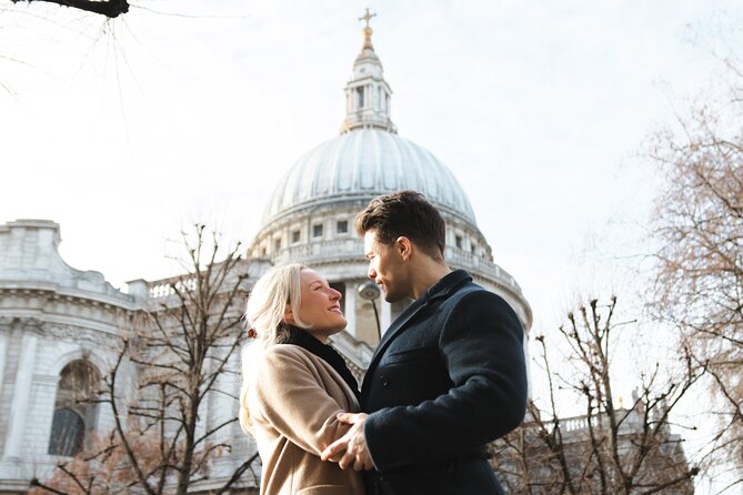 London: Photoshoot at St.Pauls Cathedral & Millennium Bridge - Millennium Bridge: a modern contrast