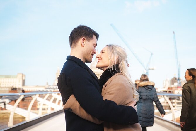 London: Photoshoot at St.Pauls Cathedral & Millennium Bridge - Posing help for people who dislike posing