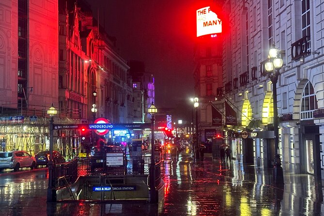 London Private Black Cab Night Tour with Hotel Pick Up - St. Paul’s Cathedral and the city’s changing character