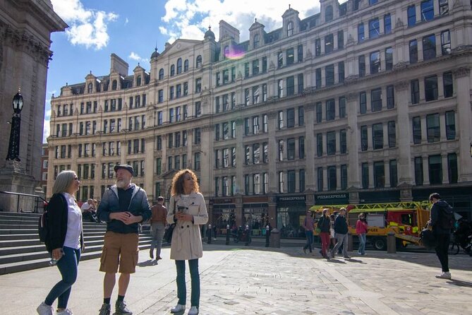 London Private One Day Tour with a Local, Highlights & Off-the-Beaten-Path - Shoreditch, Soho, and London beyond the postcard