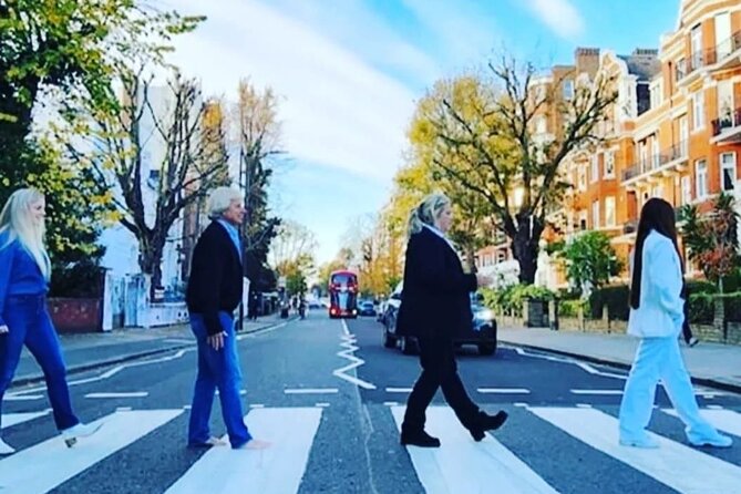 London Private Rock and Roll Tour with Pick Up - Why the black cab works for a music tour