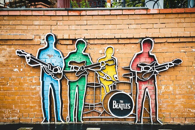 London Private Rock and Roll Tour with Pick Up - Carnaby Street and a Beatles connection