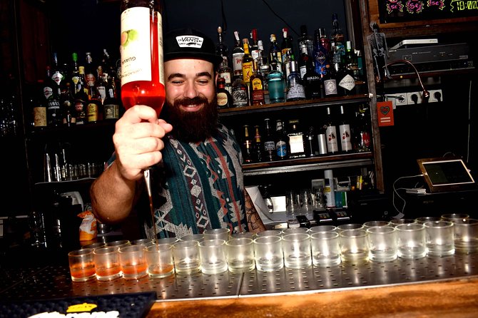 London Pub Crawl - Group size, small bars, and the social tradeoff