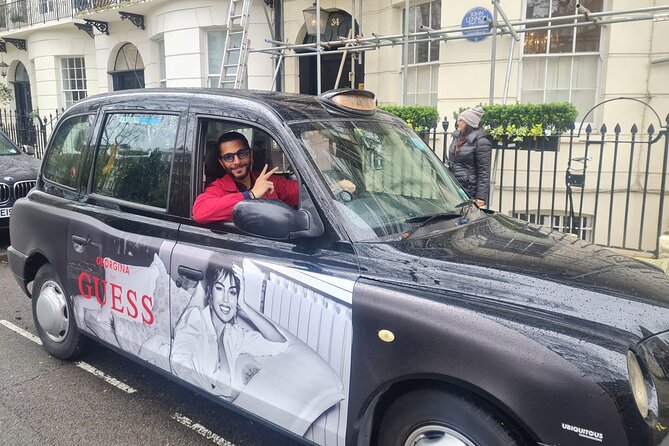 London Rock N Roll Beatles Private Black Cab Tour - Guitars and a useful Gibson Garage perk