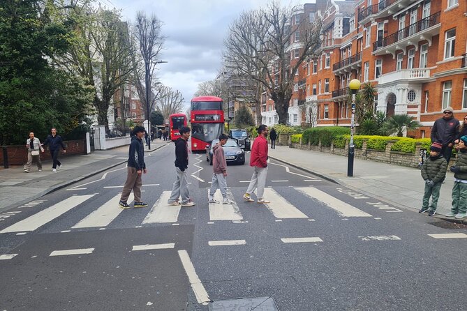 London Rock N Roll Beatles Private Black Cab Tour - Montagu Square and the private side of Beatles history