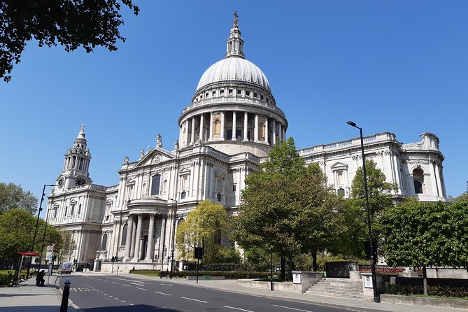London Royal Highlights - Private Taxi Tour with Hotel Pickup - St. James’s Palace and the quieter royal stop