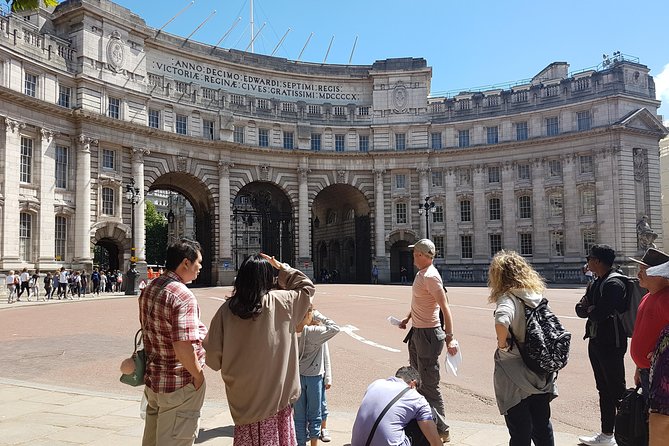 London's Amazing Palaces & Parliament : Private Tour - Big Ben, the Houses of Parliament, and the London Eye