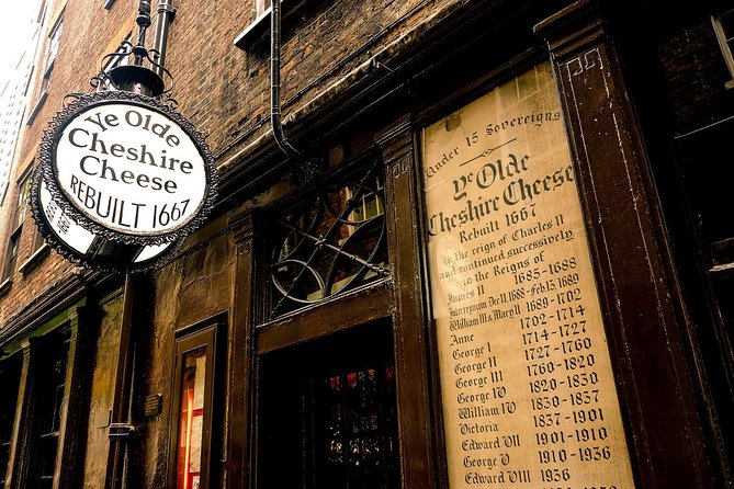 London's Hidden Gems and Secret History Private Guided Tour - St Bride’s Church and the Roman pavement below