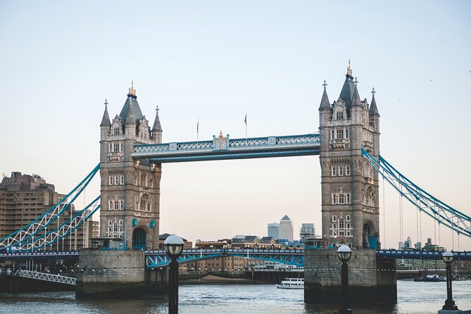 London's Hidden Gems Self Guided City Tour - Buckingham Palace, Green Park, and Big Ben