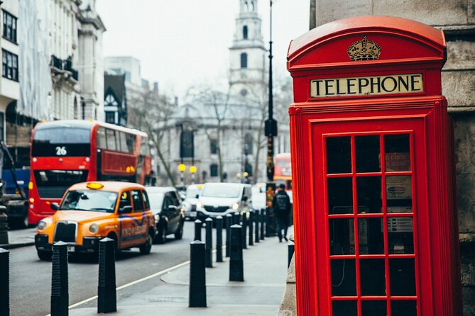 London Scavenger Hunt and Highlights Self-Guided Tour - Sightseeing without entrance fees