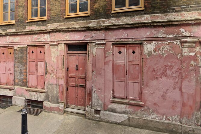 London Shoreditch Scavenger Hunt and Sights Self-Guided Tour - Rivington Street and the Banksy stop