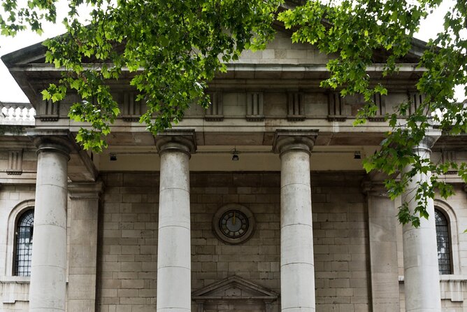 London Shoreditch Scavenger Hunt and Sights Self-Guided Tour - Shoreditch Church and older London details