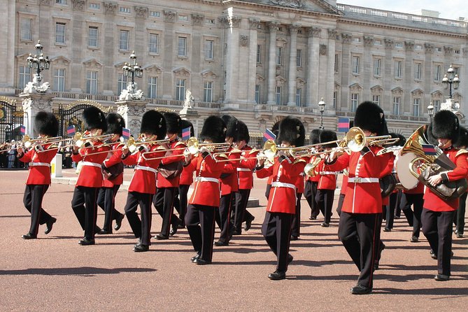 London Sightseeing Tour: Guard Change with Tower of London Option - Buckingham Palace and the Changing of the Guard