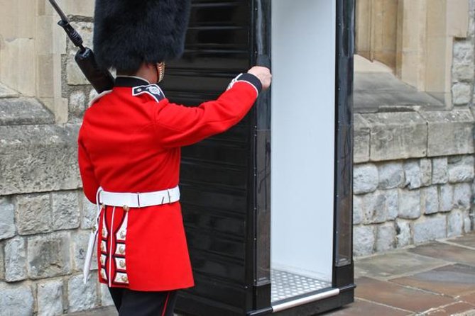 London Sightseeing Tour: Guard Change with Tower of London Option - Tower Bridge and the Thames by boat