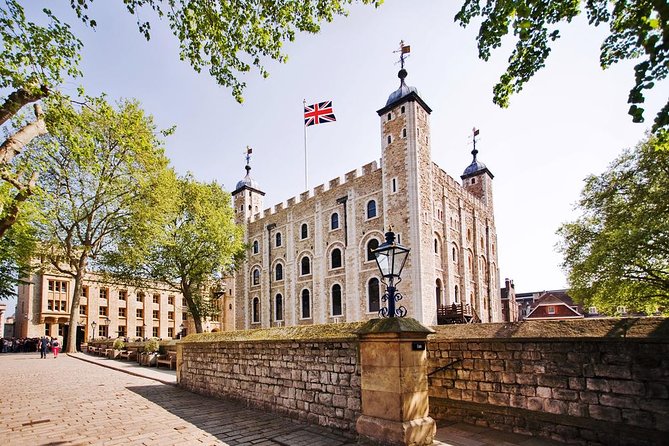 London Sightseeing Tour: Guard Change with Tower of London Option - How long the day feels in practice