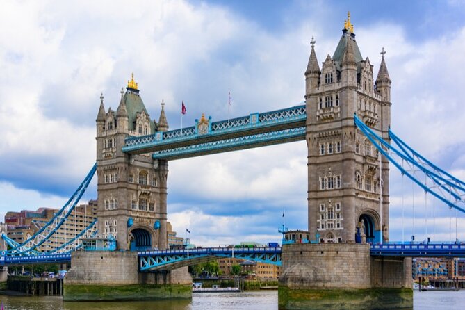 London Sightseeing Walking Tour with 30+ sights - Royal London from Whitehall to Buckingham Palace