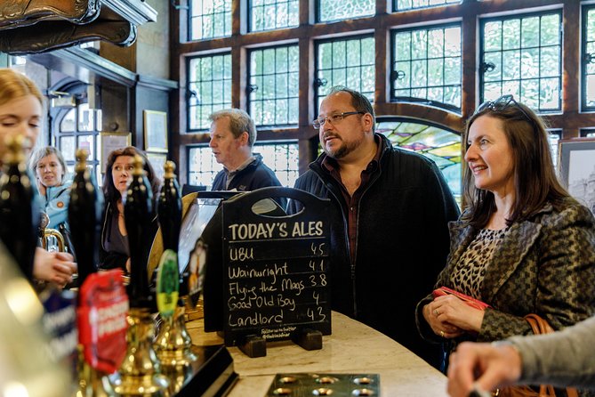 London Small Group Tour of Historical Pubs - Fleet Street, once the street of newspapers and gossip
