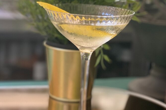 London Spy Experience with Tour Vesper Martini and Dinner - Why London works so well for a spy tour