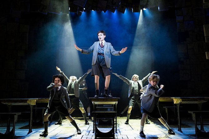 London Theatre: Matilda The Musical - Sets, props, and the visual style