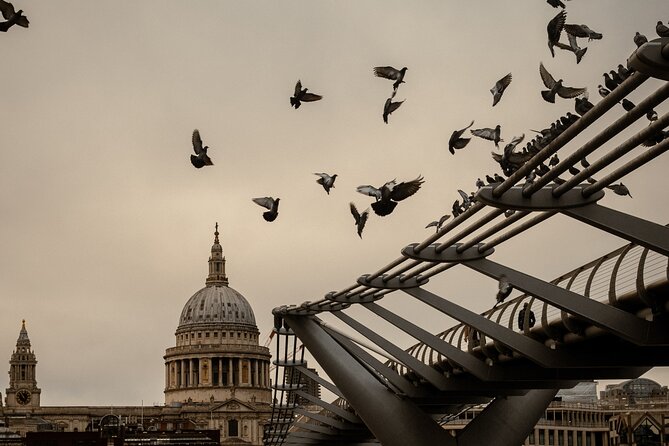 London through the lens: Iconic photo spots, hidden gems & food. - From the City of London to Borough Market