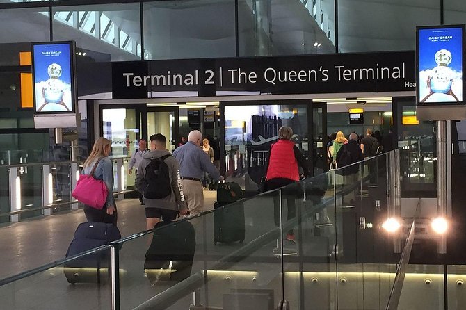 London to Heathrow Airport Private Transfer Service - A driver who arrives early and helps with bags