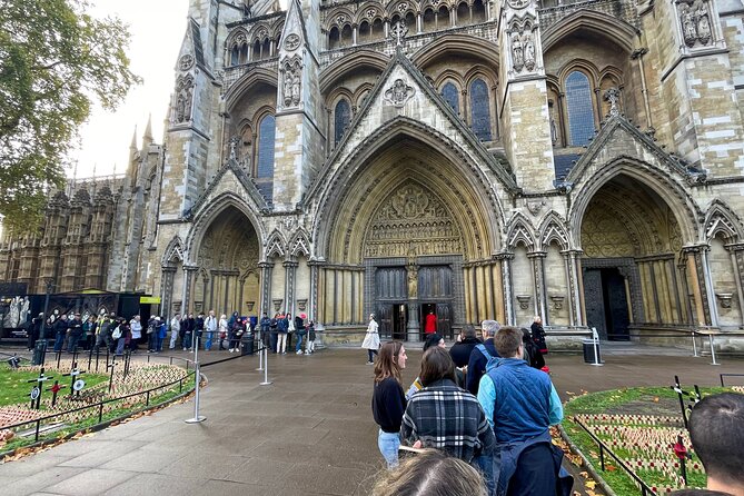 London Tour: Changing of the Guard, Westminster Abbey & Tower - Buckingham Palace and the Changing of the Guard