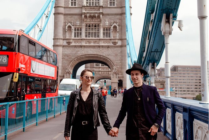 London Tower Bridge PRIVATE professional photoshoot - 120min - Shad Thames adds a different look
