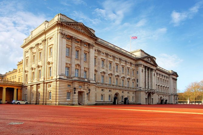 London Vintage Bus Tour Including River Thames Cruise with Optional Lunch - Trafalgar Square and St. Paul’s from the road